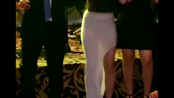 Kolledžitüdruk Scarlett Bloom võrgutab oma kasuisa seksima
